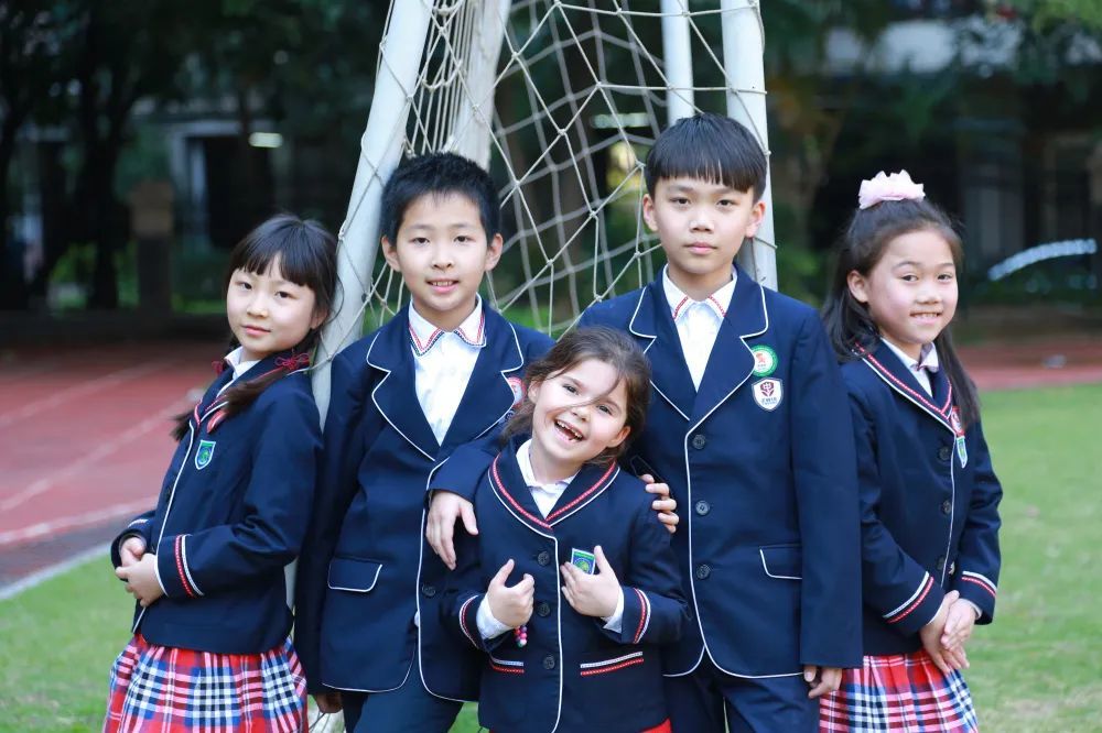 广州这几所国际学校的校服也太太太太太好看了吧!