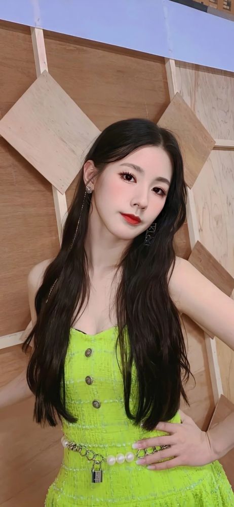 赵美延 曺薇娟i-dle 壁纸图片