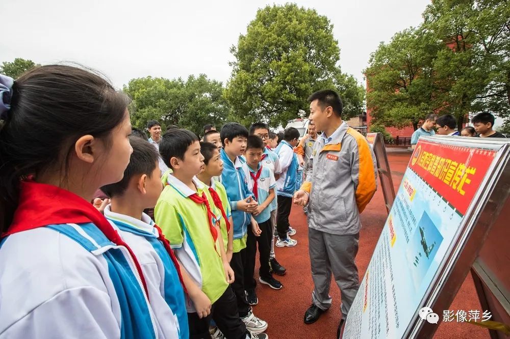 《人防科普进校园》邓海萍《学校人防宣讲》肖南波