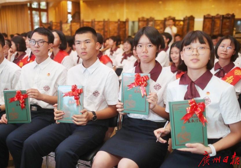 广州市执信中学举行百年校庆启动仪式暨《朱执信传》出版发行仪式