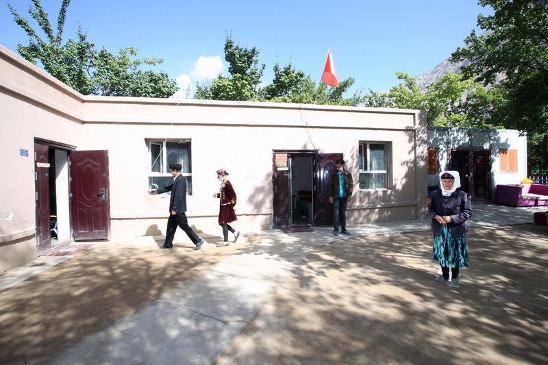 新疆喀什皮勒村在致富路上奔小康