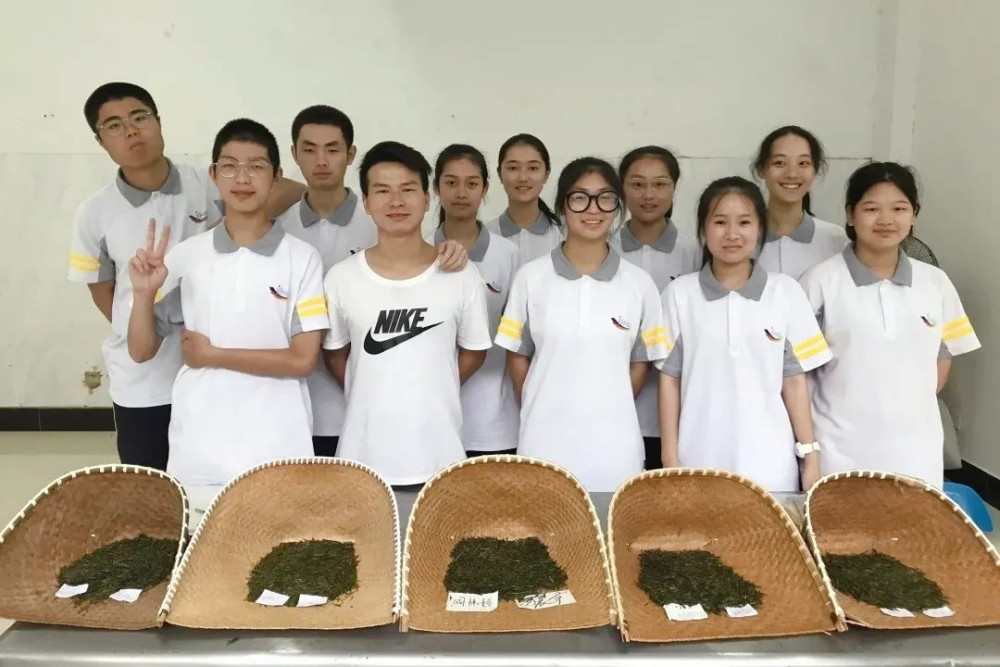 西湖职业高级中学开展茶艺与茶营销专业