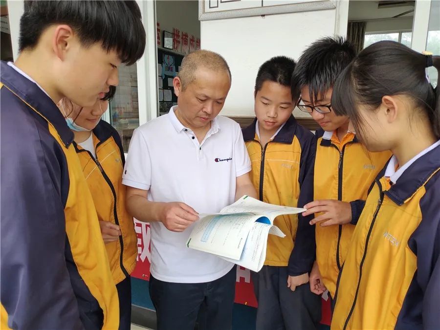 闻俊为学生解题他曾对学生这样说"我是一个船