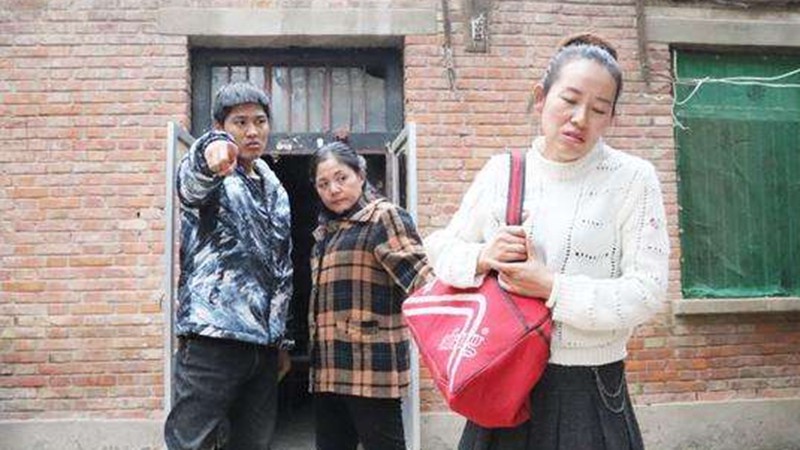 山东"杀女案",在美国的姐姐因没钱帮弟弟买房,被亲生父亲杀害