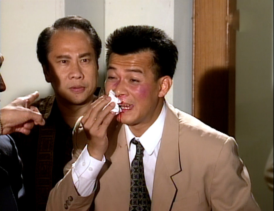 看《马场大亨》是很过瘾的一件事,炸裂式演技没白瞎那么多配角