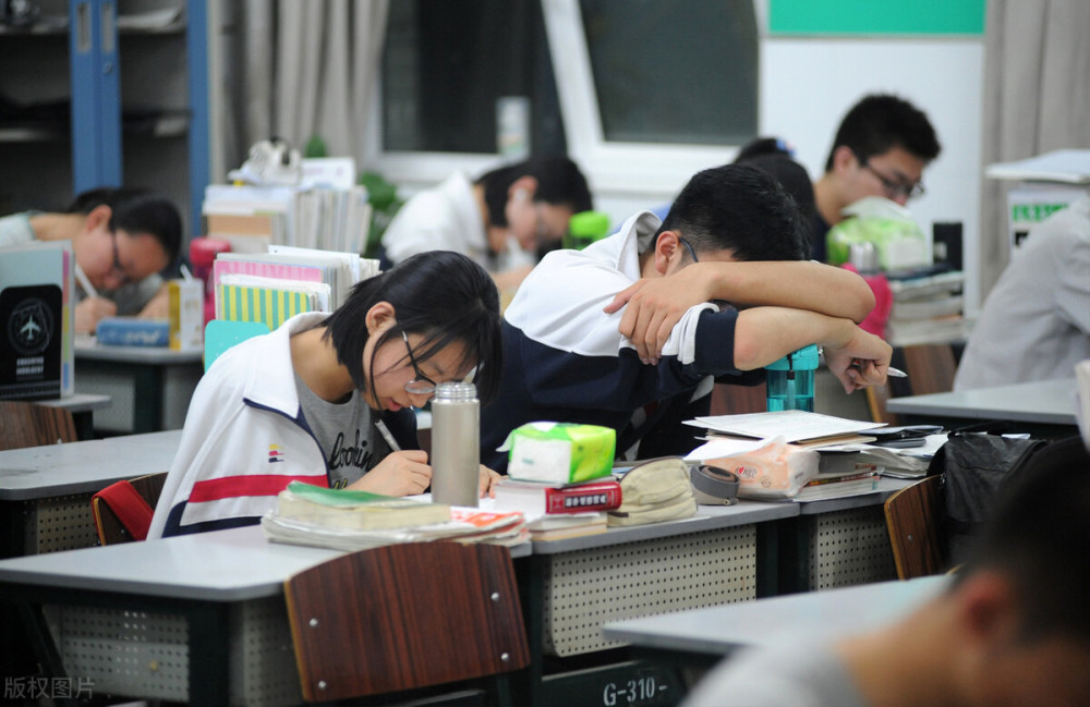 老师编排座位有原则,并非前面是"学霸区",后面就是"学渣区"