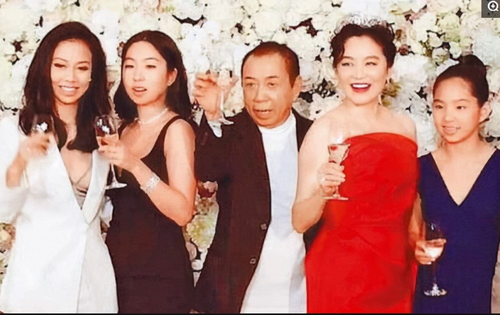 5位港圈大佬背后的女人,钟楚红,利智,林青霞,个个霸气十足