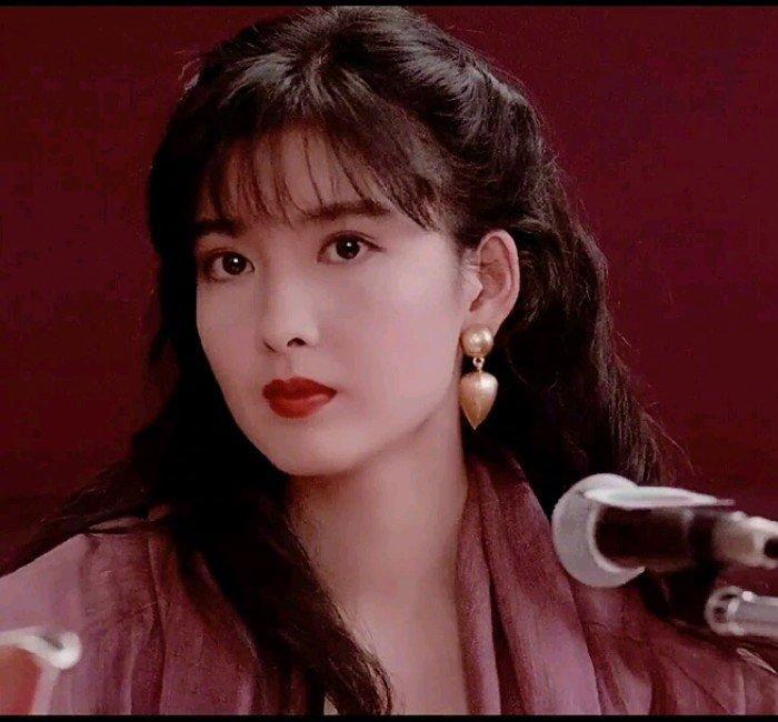 90年代经典香港女神,美的各有特色,你最钟爱哪个?