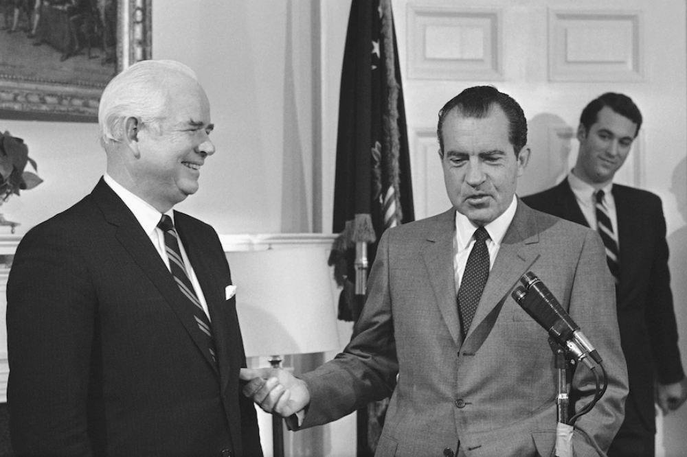 尼克松(右)与肯达尔