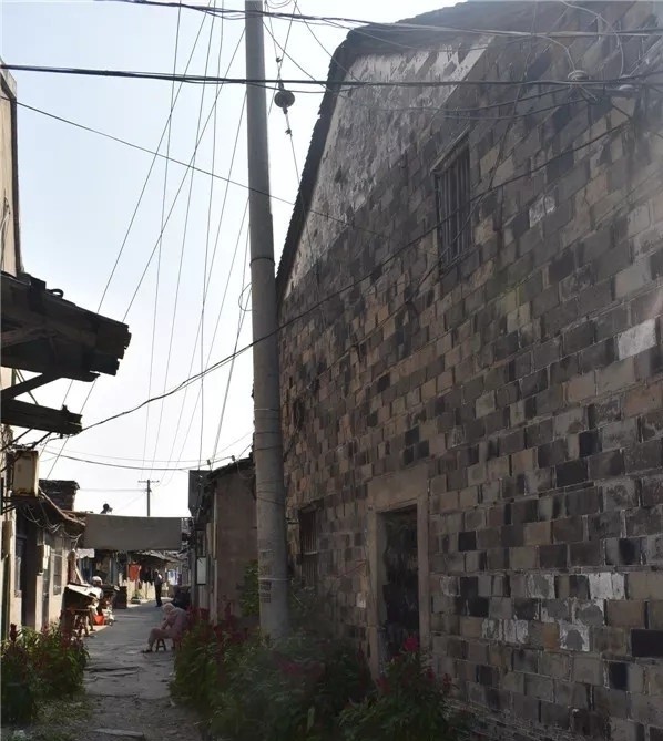 曾是镇江繁华的古镇,700多年历史老街,如今却凄凉衰退