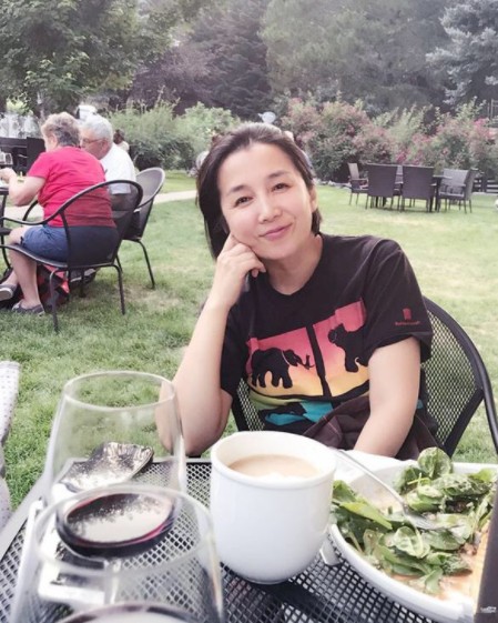 主持人和晶,录制节目与老公结缘,36岁当妈妈,今已成亿万富婆