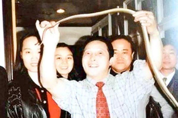 90年代的"伪气功大师",靠杂耍聚敛钱财,结局让人感慨!