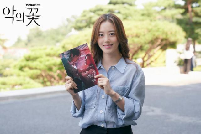 韩剧恶之花精彩落幕李准基文彩元终于一雪前耻