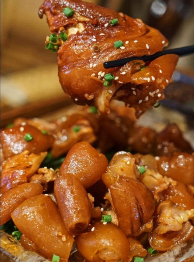 老师傅教你卤牛蹄,秘制香料配方都告诉你,学会就可以开店