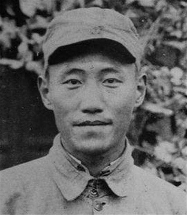 使红军损失巨大的叛徒,开会围住会场,军长全牺牲致全军覆没