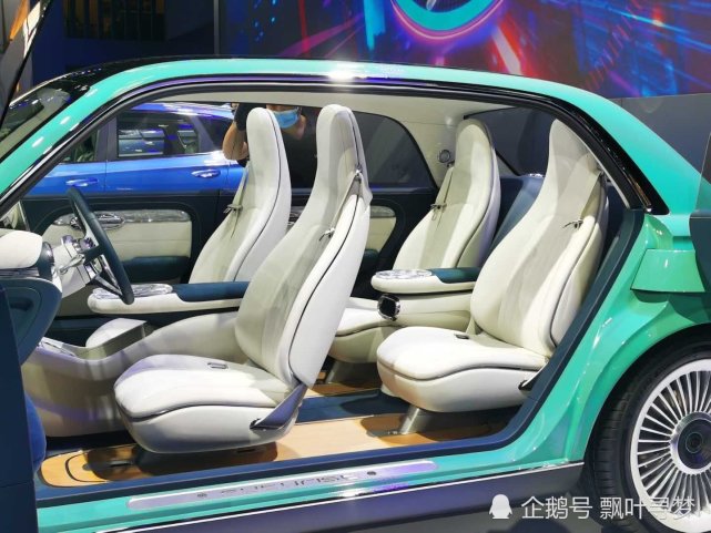绿色复古电动车欧拉潮派概念车