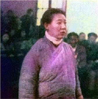 老照片直击川岛芳子审判枪决现场:行刑前被调包?枪决后面目全非