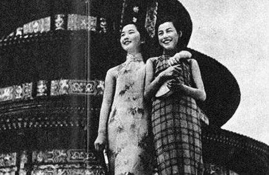 民国真实老照片:身穿旗袍的女性,堪称最美的风景线!