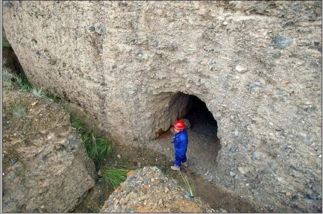 走进地下,走近油层!