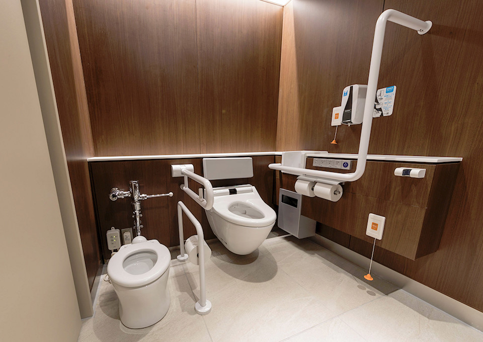 无障碍卫生间的设计是日本卫生间放眼全球都让人佩服的地方,无论是