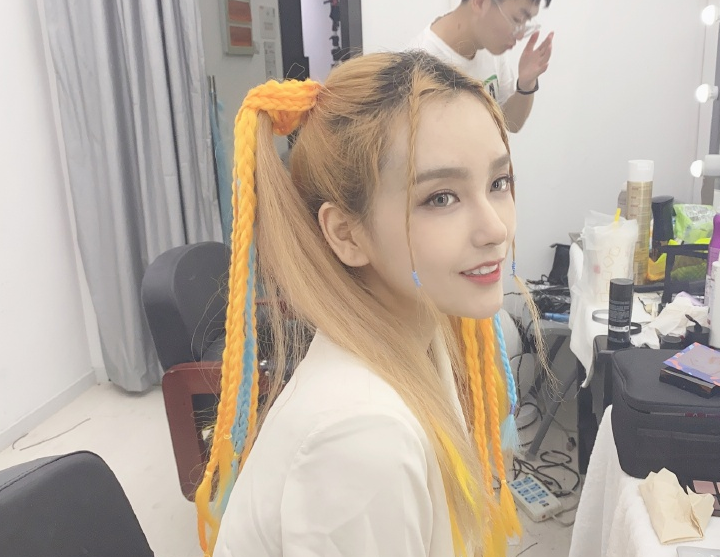 还不去解说s10?rita最新cos飞天小女警,无ps皮肤太差了