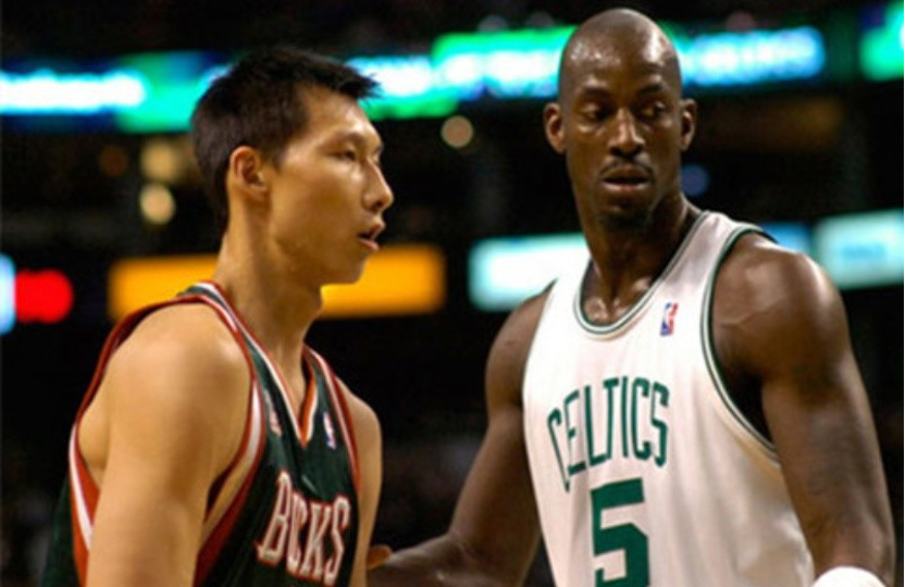 易建联在nba有多硬?赛中对喷加内特,狼王反对他狂赞不止