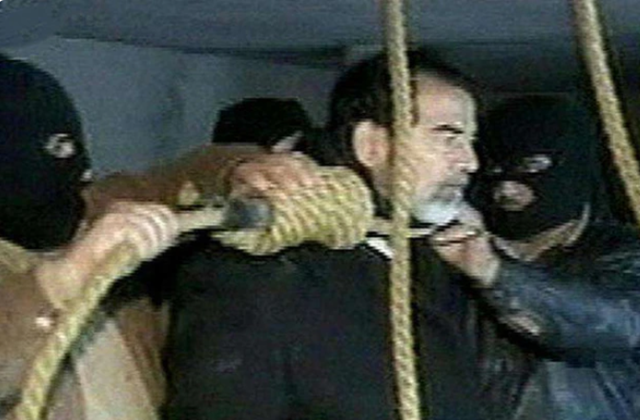 萨达姆绞刑用的绳子,被疯狂炒到5000万,拿走的那个人发财了