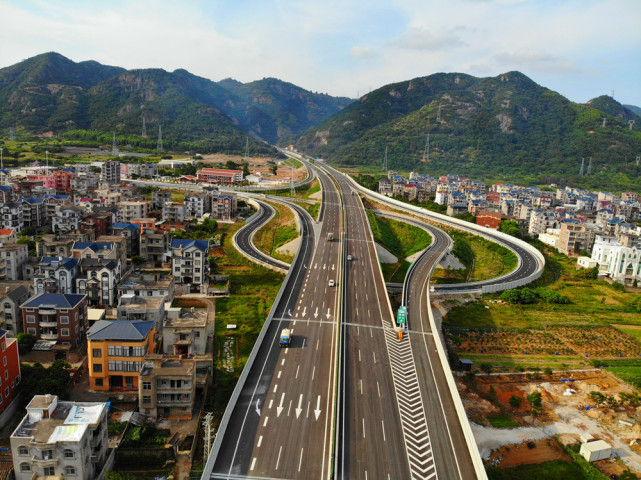 长福高速公路今日通车福清前往滨海新城至少缩短20分钟车程