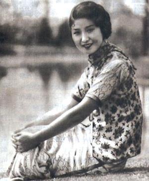民国美女蛇,汪伪女杀手,叱咤黑道多载,阅男无数,晚年却嫁大汉奸!