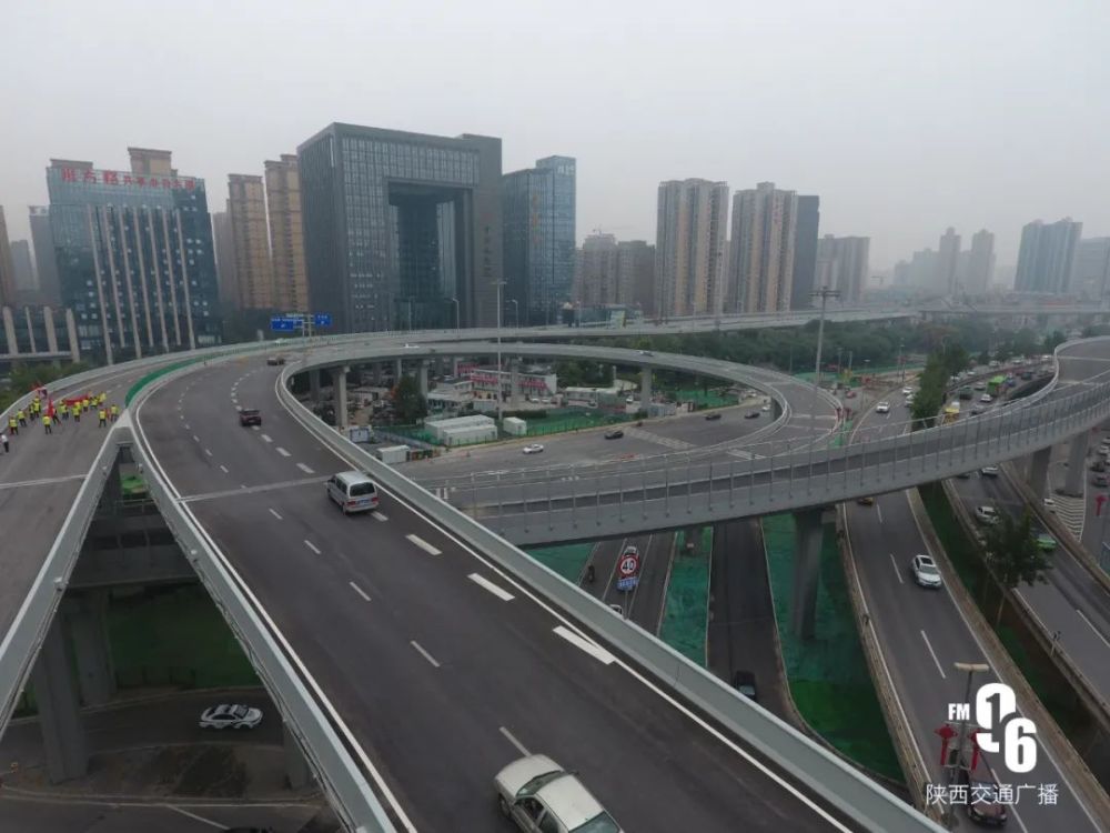 西南二环立交工程位于西安市昆明路与西二环十字,西起昆明路四号桥,向