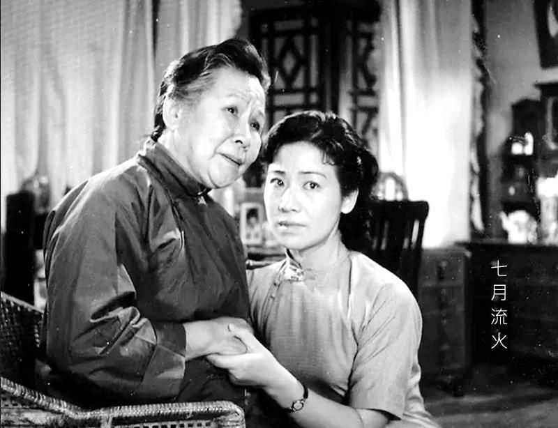 她是上影老演员,《羊城暗哨》表面是卑微女佣,实为特务头子梅姨