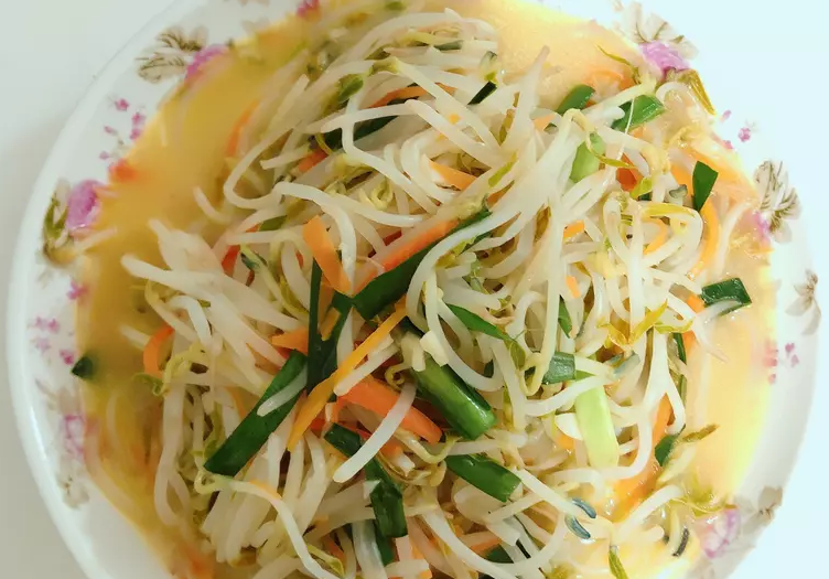秋季燥热多吃豆芽菜,8款简单易做豆芽食谱,清脆入味不