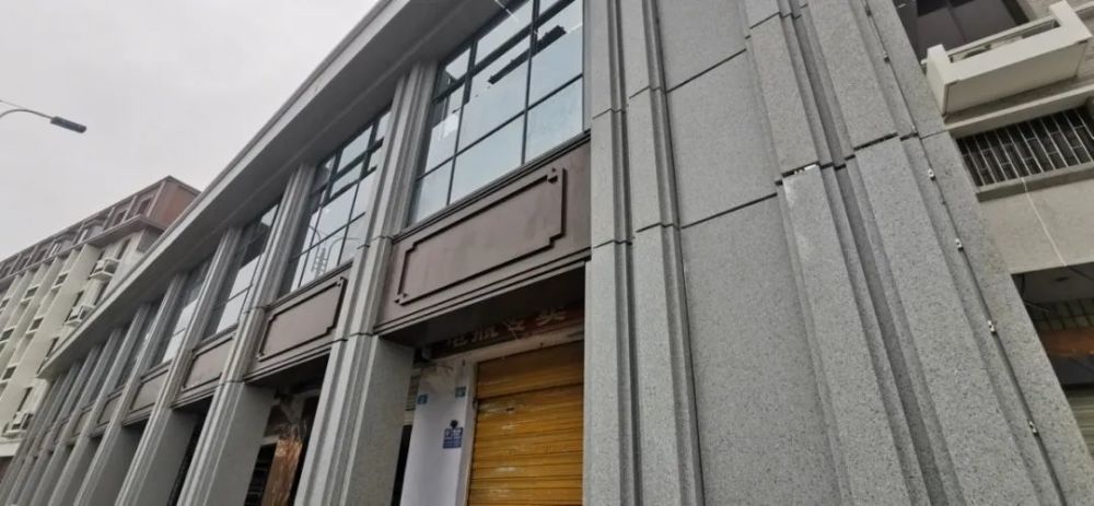 大片统一的灰白色调外墙 高级感扑面而来