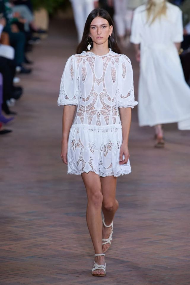 alberta ferretti 2021春夏丨淑媛气质,浪漫重启