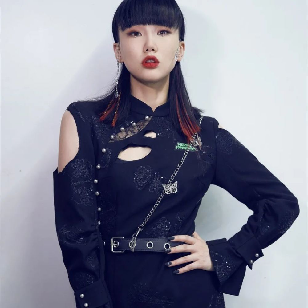 第七名,黄龄.浴室歌姬,声音真的好听.