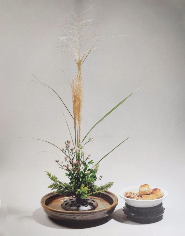坐待月华,插花祭月