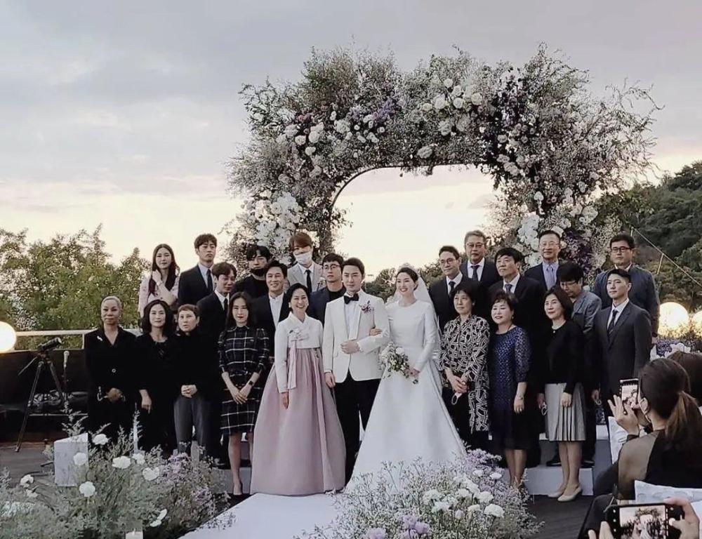 神话junjin夫妇上《同床异梦》,妻子美貌屠榜热搜:酷似王祖贤