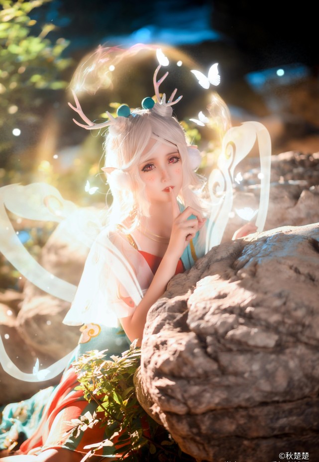 《王者荣耀》遇见神鹿瑶cos,美丽如画,小可爱从游戏里出来啦