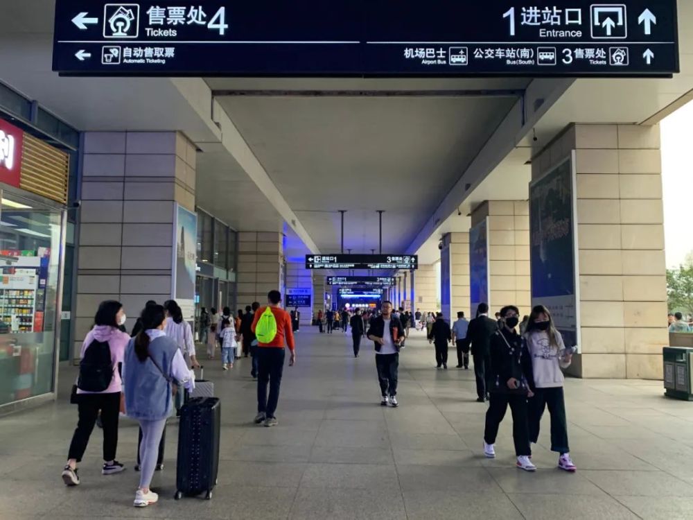 从会展中心站出发,仅需40min便可到达西安北站