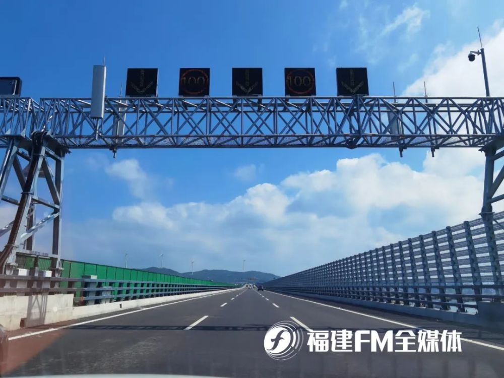 平潭海峡公铁两用大桥全长16.