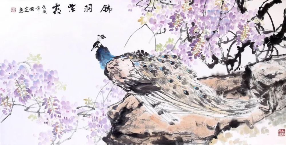 祖籍辽宁朝阳,1995年至1999年进修于中央工艺美术学院,受业于高佩明