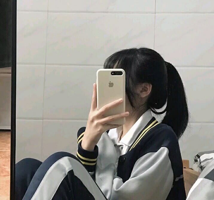 女生头像:"喜欢打球不如喜欢我,打球热我不热,我是夏日冰淇淋.