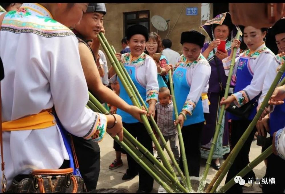 竹竿打糍粑,仡佬族图腾里的民族文化与民俗文化