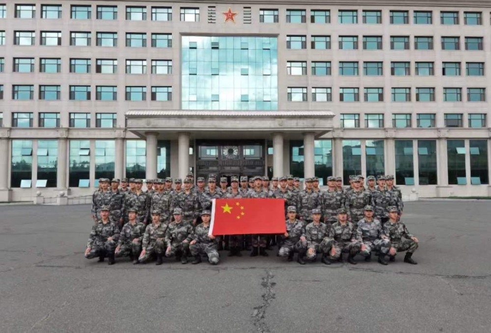 我们在陆军炮兵防空兵学院 为祖国华诞献礼 陆军炮兵防空兵学院院本部