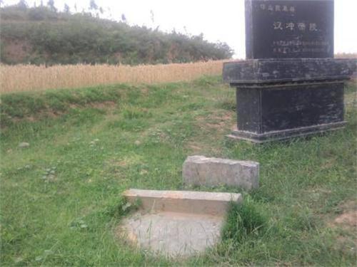 东汉明帝刘庄墓俗称大汉冢河南省偃师显节陵