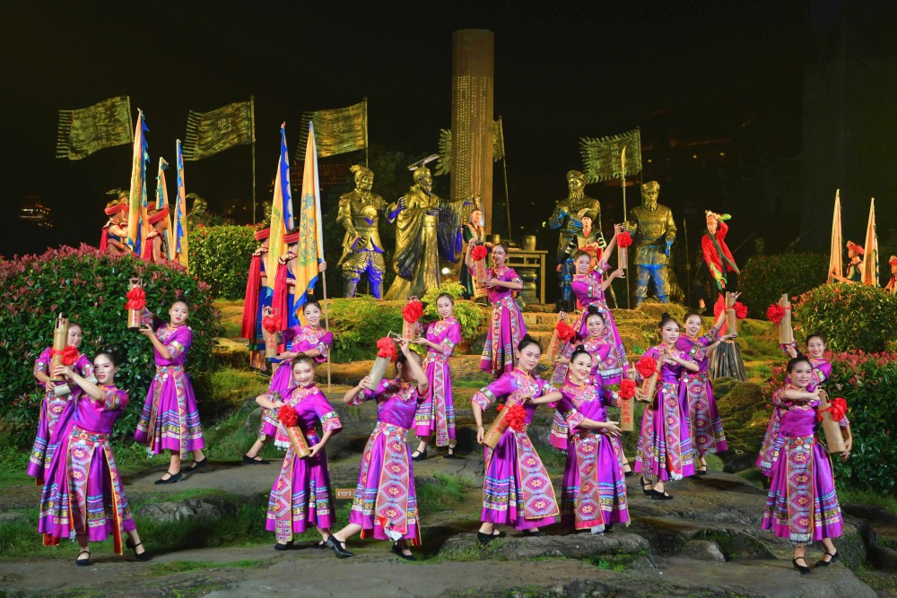 土家族史诗演艺花开芙蓉毕兹卡的狂欢20版首演成功