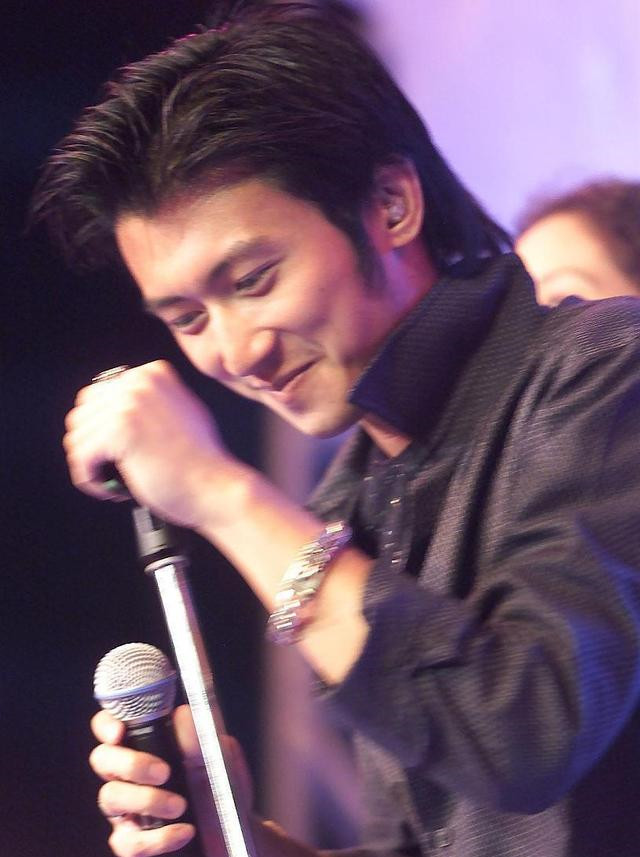 谢霆锋确实让曹蛮这个反派角色变得很性格扭曲