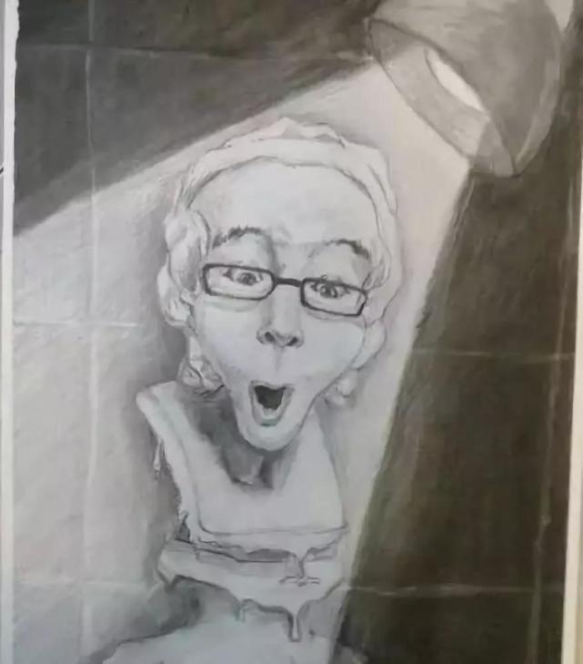 看这两位同学认真的样子 他们一定是在讨论奥特曼打小怪兽!