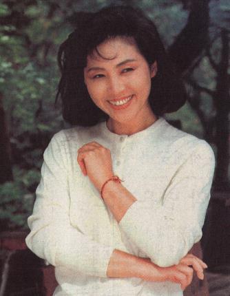虽然已经68岁了,但是高斗心看上去和50多岁的女性一样,非常显年轻