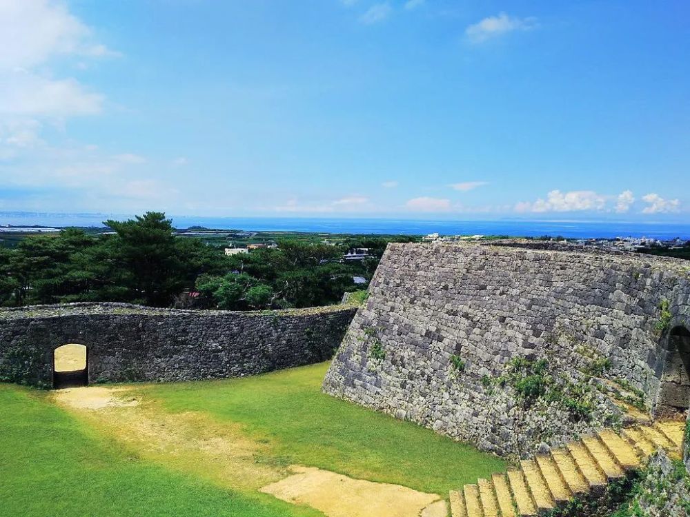 13位 彦根城(滋贺県彦根市)